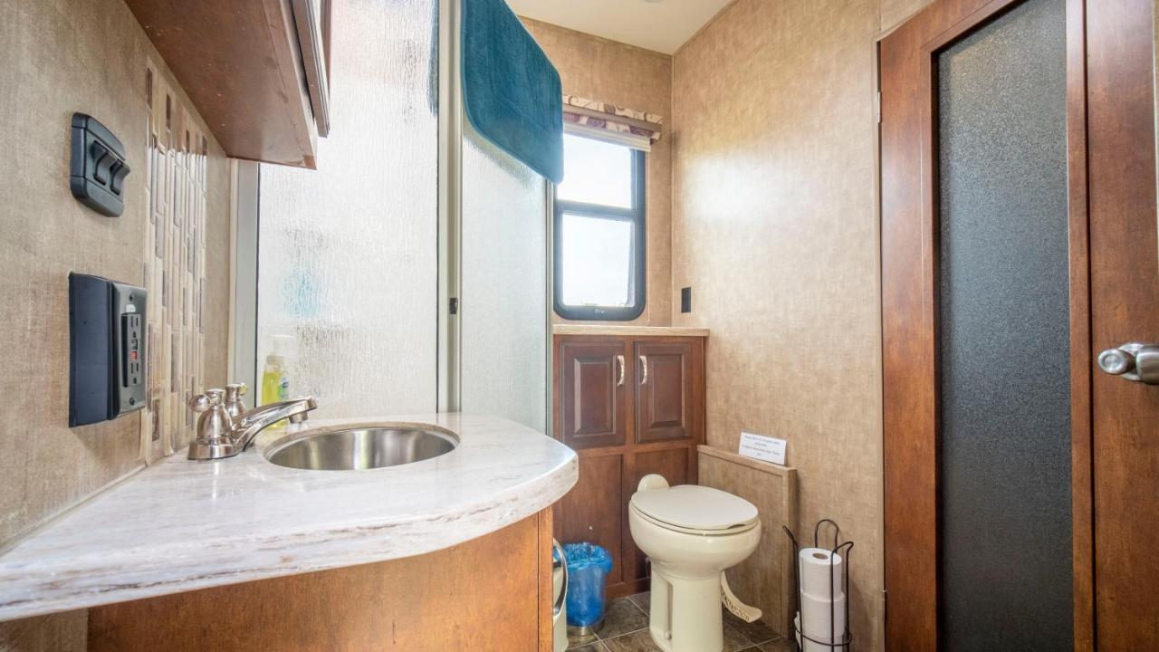 Outdoor Glamping Large 5Th Wheel Setup Ok4A Apartman Moab Kültér fotó
